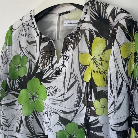 Alfred Dunner Sao Paolo Green and Black Floral Lined Blouse 8P - Picture 4 of 15
